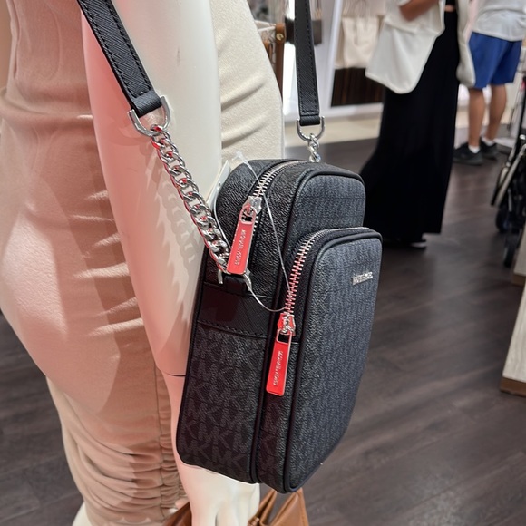 Michael Kors Jet Set Flight Crossbody black - Picture 5 of 10